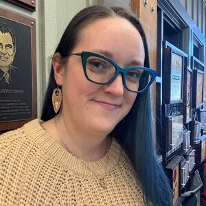 Meet your Posher, Holly